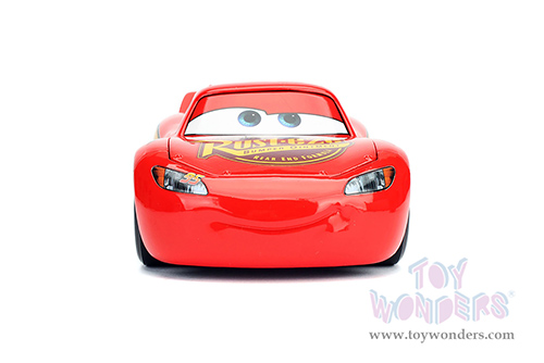 Jada Toys - Hollywood Rides | Lightning McQueen #95 Red with Extra Wheels Disney & Pixar "Cars" Movie (1/24, diecast model car, Red) 97751