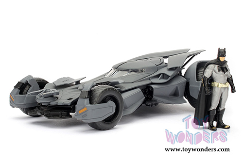 Jada Toys - Metals Die Cast | Batman vs Superman&trade; Batmobile&trade; & Batman&trade; figure (1/24, diecast model car, Black) 98034