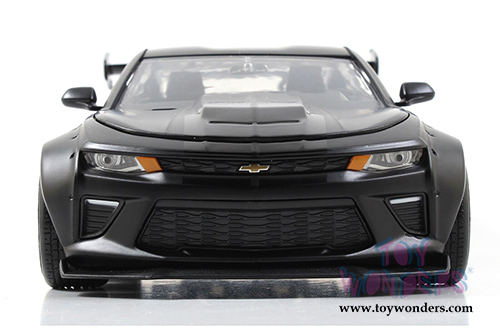 Jada Toys Bigtime Muscle - Chevy Camaro SS Hardtop (2016, 1/24 scale diecast model car, Asstd. w/ Stripes) 98136WA1