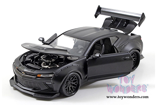 Jada Toys Bigtime Muscle - Chevy Camaro SS Hardtop (2016, 1/24 scale diecast model car, Asstd. w/ Stripes) 98136WA1
