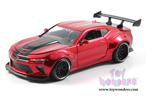 Jada Toys Bigtime Muscle - Chevy Camaro SS Hardtop (2016, 1/24 scale diecast model car, Asstd. w/ Stripes) 98136WA1