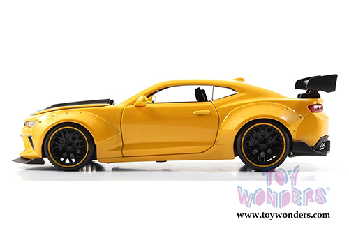 Jada Toys Bigtime Muscle - Chevy Camaro SS Hard Top (2016, 1/24 scale diecast model car, Asstd. w/ Stripes) 98140DP
