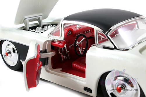 Jada Toys Bigtime Muscle - Chevrolet® Corvette® (1957, 1/24 scale diecast model car, White/Black) 98161/4