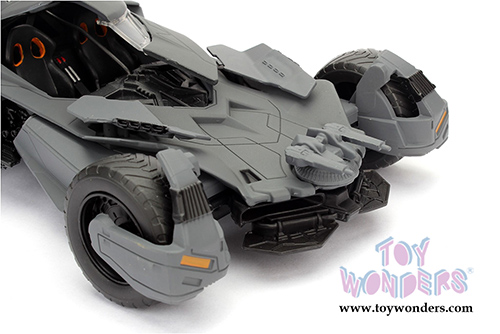 Jada Toys - Metals Die Cast | Batman vs Superman&trade; Batmobile&trade; (1/24, diecast model car, Primer Cool Grey) 98265