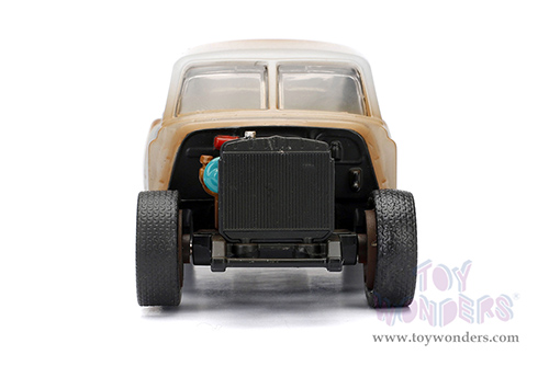 Jada Toys Fast & Furious - Dom's Chevrolet® Fleetline F8 (Dirty version) (1/32 scale diecast model car, Beige) 98303/24