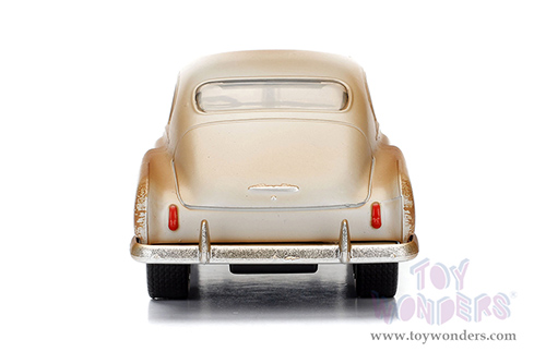 Jada Toys Fast & Furious - Dom's Chevrolet® Fleetline F8 (Dirty version) (1/32 scale diecast model car, Beige) 98303/24