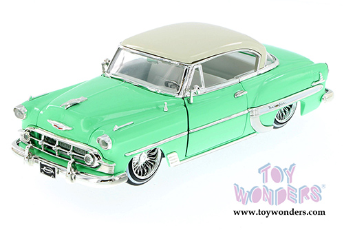 Jada Toys Street Low - Chevy Bel Air&reg; Hardtop (1953, 1/24 scale diecast model car, Asstd.) 98918D