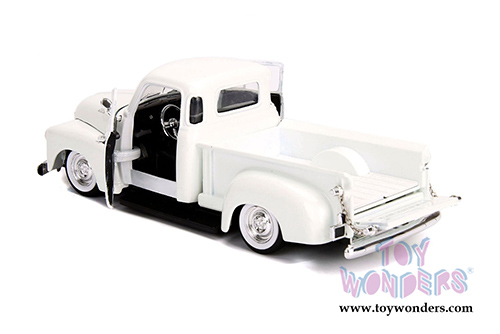 Jada Toys - Metals Die Cast Just Trucks | Chevrolet&reg; 3100 Pick Up "Custom Shop" (1953, 1/24 scale diecast model car, Asstd.) 99039DP1