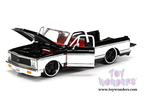 Jada Toys - Metals Die Cast Just Trucks | Chevy Cheyenne Pickup (1972, 1/24 scale diecast model car, Asstd.) 99046WA1