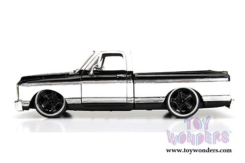 Jada Toys - Metals Die Cast Just Trucks | Chevy Cheyenne Pickup (1972, 1/24 scale diecast model car, Asstd.) 99048DP1