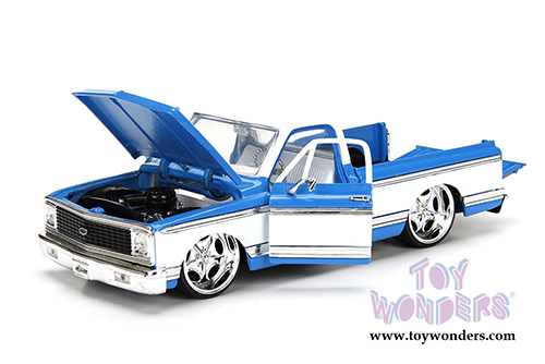 Jada Toys - Metals Die Cast Just Trucks | Chevy Cheyenne Pickup (1972, 1/24 scale diecast model car, Asstd.) 99048DP1