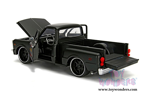 Jada Toys - Metals Die Cast Just Trucks | Chevrolet&reg; C10 Stepside Pickup "Garage Nuts" (1969, 1/24 scale diecast model car, Primer Black) 99397