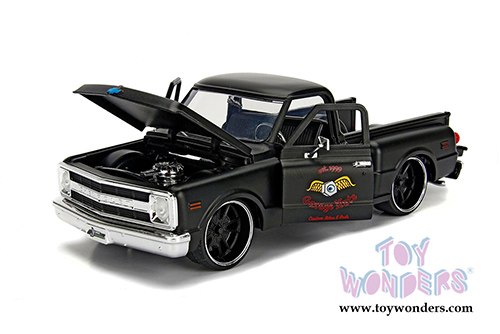 Jada Toys - Metals Die Cast Just Trucks | Chevrolet&reg; C10 Stepside Pickup "Garage Nuts" (1969, 1/24 scale diecast model car, Asstd.) 99400DP1