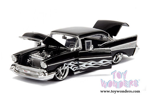 Jada Toys - Metals Die Cast | Bigtime Kustoms Chevy&reg; Bel Air&reg; Hardtop (1957, 1/24 scale diecast model car, Asstd.) 99965WA1