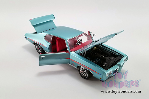 Acme - Pontiac&reg; GTO&reg; Judge Hardtop (1970, 1/18 scale diecast model car, Mint Turquoise) 1801213