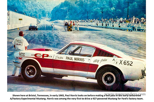 Acme - Ford Mustang A/FX "Holman Moody" (1965, 1/18 scale diecast model car, Red/Cream) A1801855