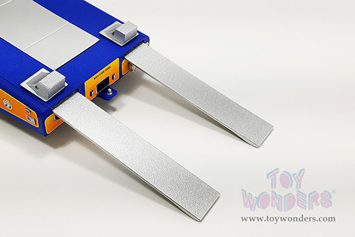 Acme - Dodge D-300 Ramp Truck "Original Rat Trap" (1970, 1/18 scale diecast model car, Orange/Blue) A1801907