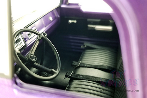 Acme - Dodge D-300 Ramp Truck (1970, 1/18 scale diecast model car, Plum Crazy) A1801913