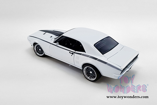 Acme - Pontiac&reg; Firebird Street Fighter Hardtop (1968, 1/18 scale diecast model car, Cameo Ivory) A1805212