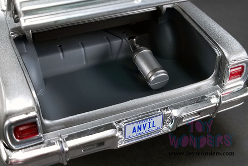 Acme - Chevrolet&reg; Chevelle&reg; The Anvil Hardtop (1965, 1/18 scale diecast model car, Gray) A1805514