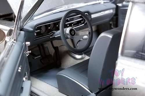 Acme - Chevrolet&reg; Chevelle&reg; The Anvil Hardtop (1965, 1/18 scale diecast model car, Gray) A1805514