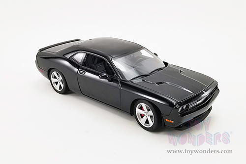 Acme - Dodge Challenger SRT8 with George Washington Figurine and US Flag (2010, 1/18 scale diecast model car, Matte Black) A1806016