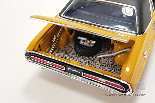 Acme | Dodge Challenger R/T Hemi with Vinyl Top (1971, 1/18 scale diecast model car, Butterscotch Orange) A1806023VT
