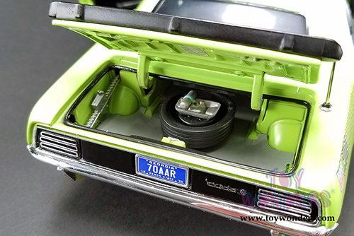 Acme - Plymouth Barracuda AAR Hardtop (1970, 1/18 scale diecast model car, Sublime Green/Matte Black) A1806113