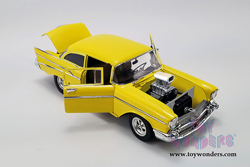 Acme - Chevrolet&reg; 210 Hollywood Knights Tribute Edition (1957, 1/18 scale diecast model car, Canary Yellow) A1807006