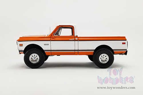 Acme - Chevrolet&reg; K10 4x4 Pickup Truck (1972, 1/18 scale diecast model car, Orange/White) A1807213