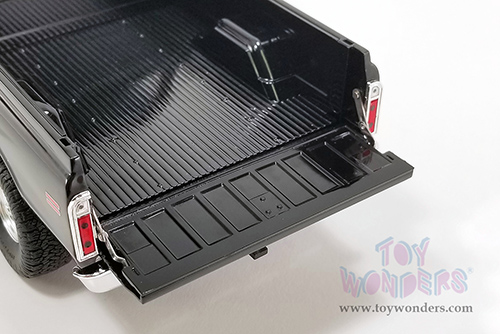 Acme - Chevrolet® K10 4x4 Pickup Truck (1970, 1/18 scale diecast model car, Black) A1807215