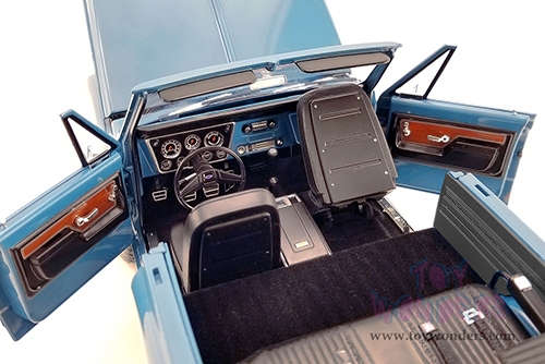 Acme - Chevrolet&reg; K5 Blazer - Lifted Version (1972, 1/18 scale diecast model car, Blue/White) A1807702