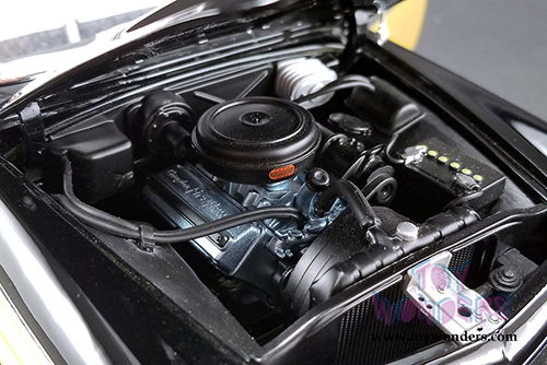 Acme - Chrysler New Yorker St. Regis Convertible (1956, 1/18 scale diecast model car, Black/Gold/White) A1809004