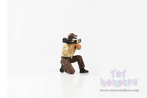 Showcasts® Figurines - 4x4 Mechanic - Figure 7 (1/18 scale, Beige/Brown) AD-18017 MAP: $14.99