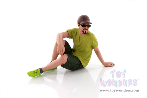 Showcasts® Figurines - Figure18 Series 1 #701 (1/18 scale, Green) AD-18701 MAP: $14.99