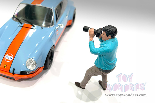 Showcasts® Figurines - "Photographers" Figure #1 (1/24 scale, Blue/Brown) AD-25301 MAP: $11.99