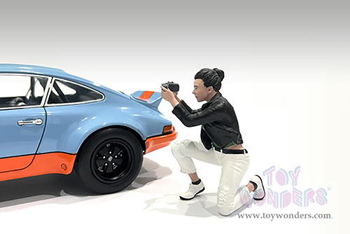 Showcasts® Figurines - "Photographers" Figure #5 (1/18 scale, Black/White) AD-19305 MAP: $12.99