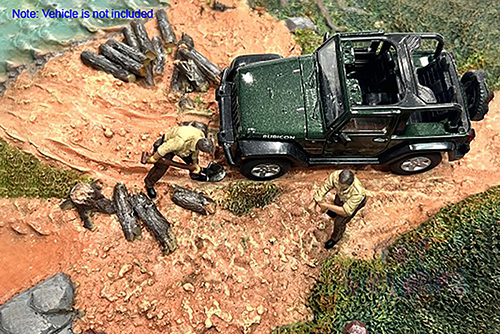 American Diorama Figurine - 4x4 Mechanics Set 2 (2 pc. set, 1/43 scale diecast metal, Asstd.) AD-43002