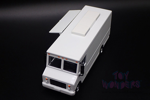 American Diorama/Mijo Exclusives - Food Truck Plain (1/64 scale diecast metal, White)  AD-70200MJ