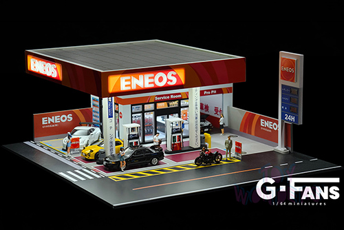 American Diorama X G-Fans - Japan Gas Station with LED Lights and 2 Figure Set (1/64 scale diorama model, Asstd.)  AD-710038GF