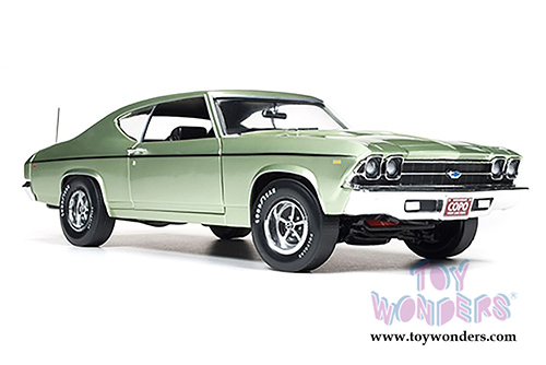 Auto World - Chevy Chevelle COPO 427 Hard Top (1969, 1/18 scale diecast model car, Frost Green) AMM1054