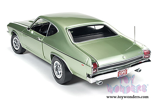 Auto World - Chevy Chevelle COPO 427 Hard Top (1969, 1/18 scale diecast model car, Frost Green) AMM1054