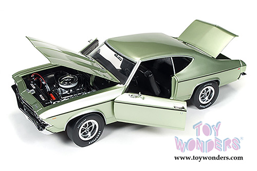 Auto World - Chevy Chevelle COPO 427 Hard Top (1969, 1/18 scale diecast model car, Frost Green) AMM1054