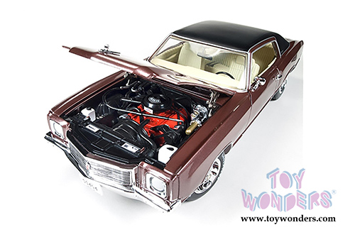 Auto World - Chevrolet Monte Carlo SS 454 Hard Top (1971, 1/18 scale diecast model car, Rosewood Metallic) AMM1055