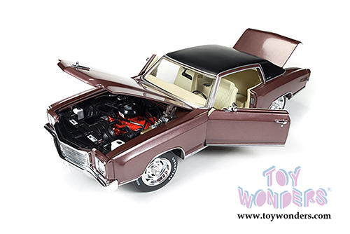 Auto World - Chevrolet Monte Carlo SS 454 Hard Top (1971, 1/18 scale diecast model car, Rosewood Metallic) AMM1055