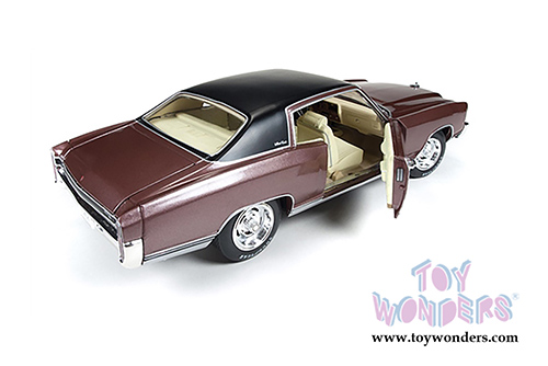 Auto World - Chevrolet Monte Carlo SS 454 Hard Top (1971, 1/18 scale diecast model car, Rosewood Metallic) AMM1055