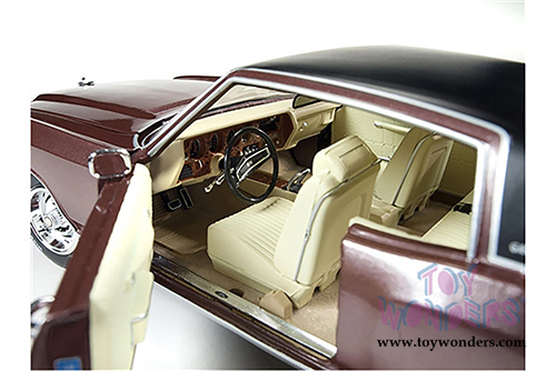 Auto World - Chevrolet Monte Carlo SS 454 Hard Top (1971, 1/18 scale diecast model car, Rosewood Metallic) AMM1055