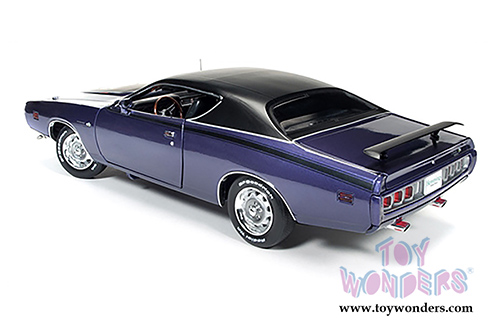 Auto World ERTL - Dodge Super Bee Hard Top (1971, 1/18 scale diecast model car, Purple) AMM1056