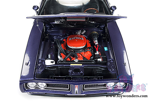 Auto World ERTL - Dodge Super Bee Hard Top (1971, 1/18 scale diecast model car, Purple) AMM1056