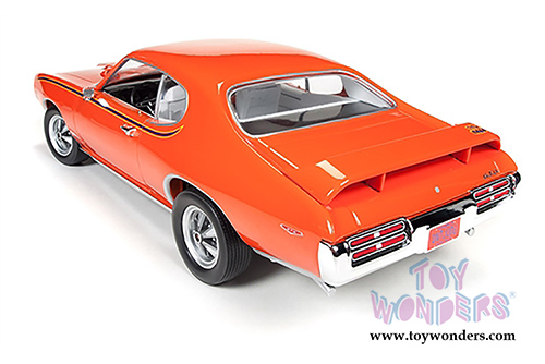 Auto World - Pontiac GTO Judge Hard Top (1969, 1/18 scale diecast model car, Orange) AMM1058